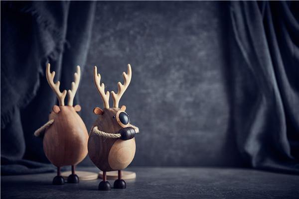 Sculpture Artisanale en Bois - Couple de Cerfs