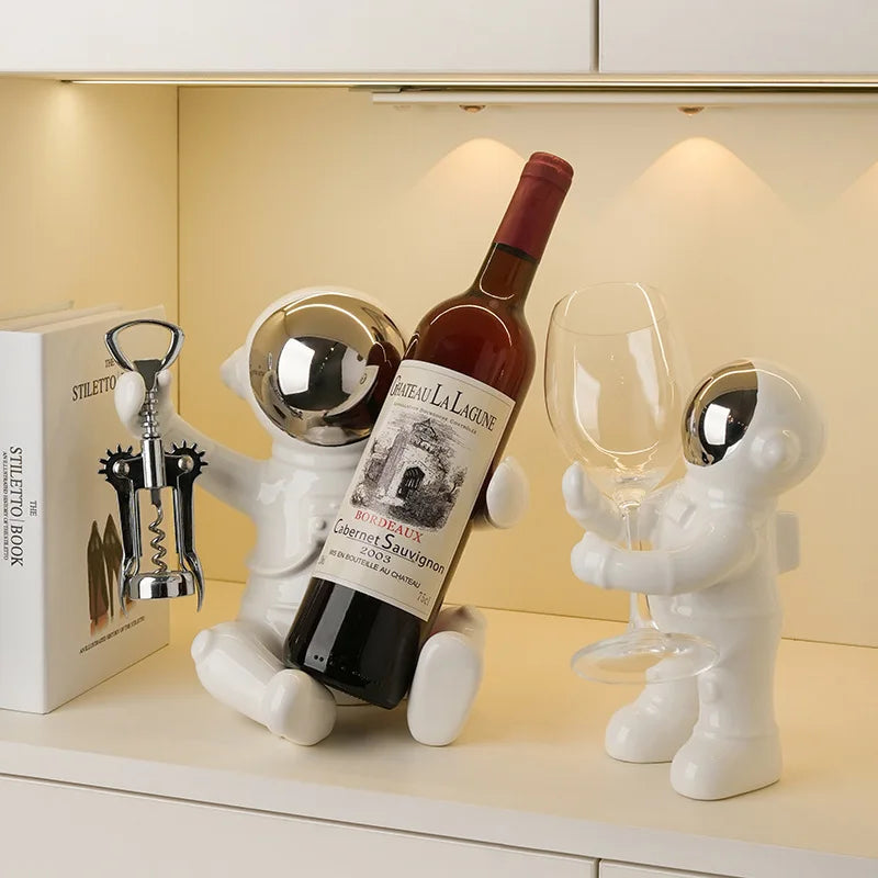 Sculpture de Porte-Vin d'Astronaute en Céramique