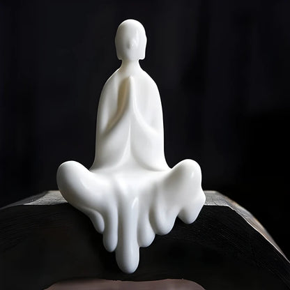 Sculpture de Femme Méditante en Céramique Blanche