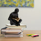 Sculpture Apaisante - Homme Lisant un Livres