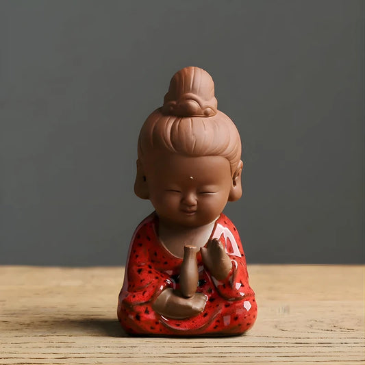 Jolie Mini Sculpture de Bouddha en Manteau Rouge