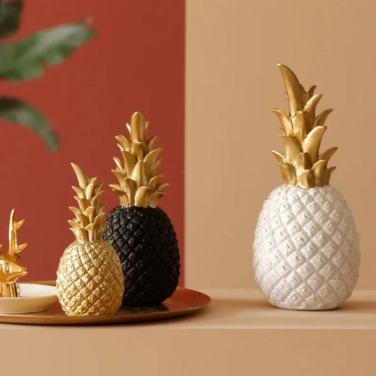 Sculpture d'Ananas Minimaliste avec une Finition Dorée