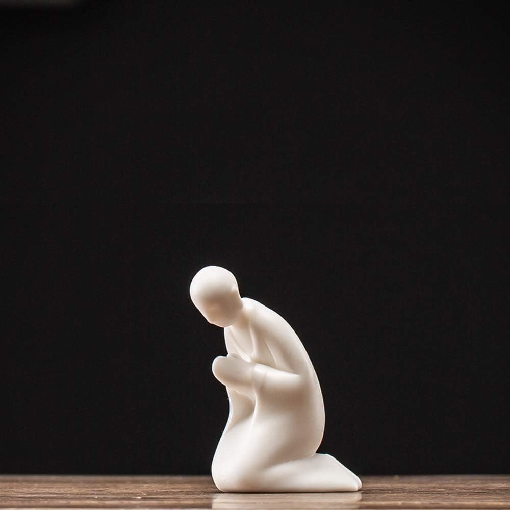 Petite Figurine de Moine en Porcelaine Blanche